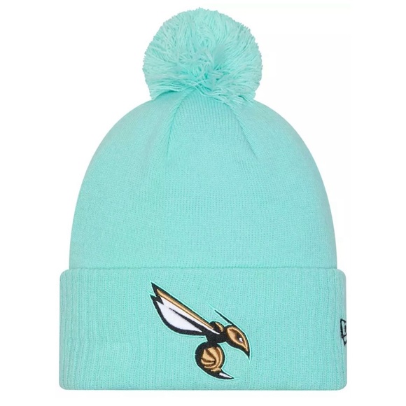New Era Mint Green Knit Hat with Embroidered Detail - Picture 1 of 2